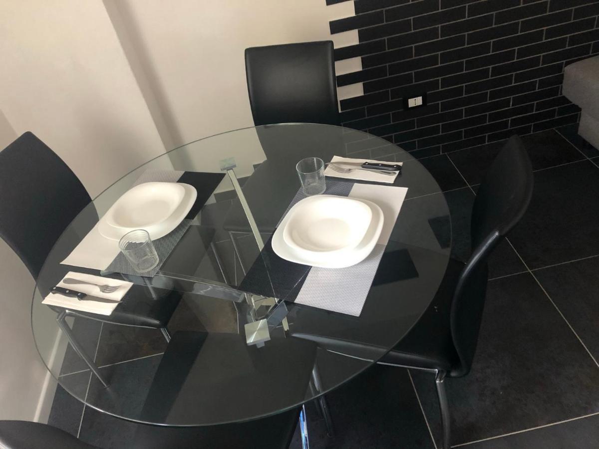 Blaxej, Nel Cuore Di Verona, Moderno Ed Elegante, 4 Posti Letto, Wi-Fi, Self Check In Apartment Екстериор снимка