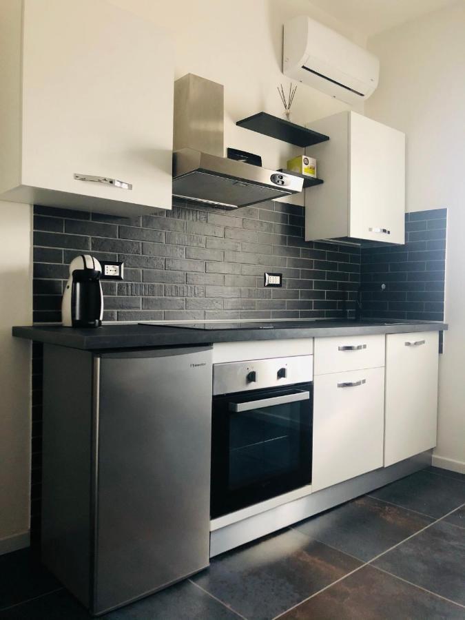 Blaxej, Nel Cuore Di Verona, Moderno Ed Elegante, 4 Posti Letto, Wi-Fi, Self Check In Apartment Екстериор снимка