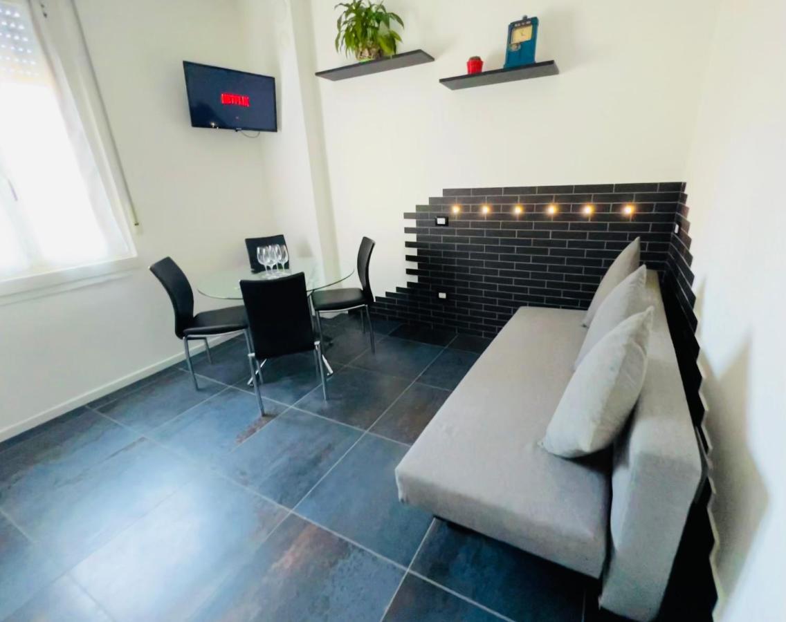 Blaxej, Nel Cuore Di Verona, Moderno Ed Elegante, 4 Posti Letto, Wi-Fi, Self Check In Apartment Екстериор снимка