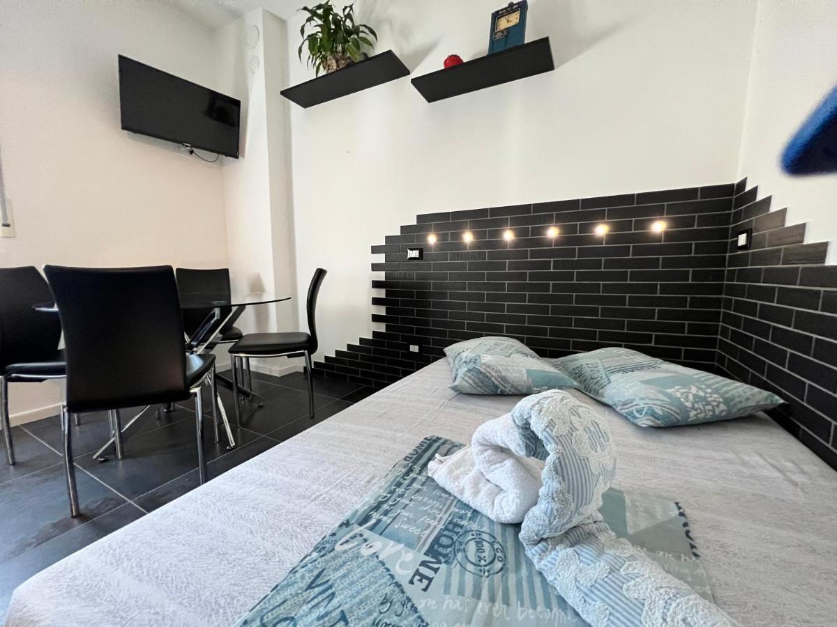 Blaxej, Nel Cuore Di Verona, Moderno Ed Elegante, 4 Posti Letto, Wi-Fi, Self Check In Apartment Екстериор снимка